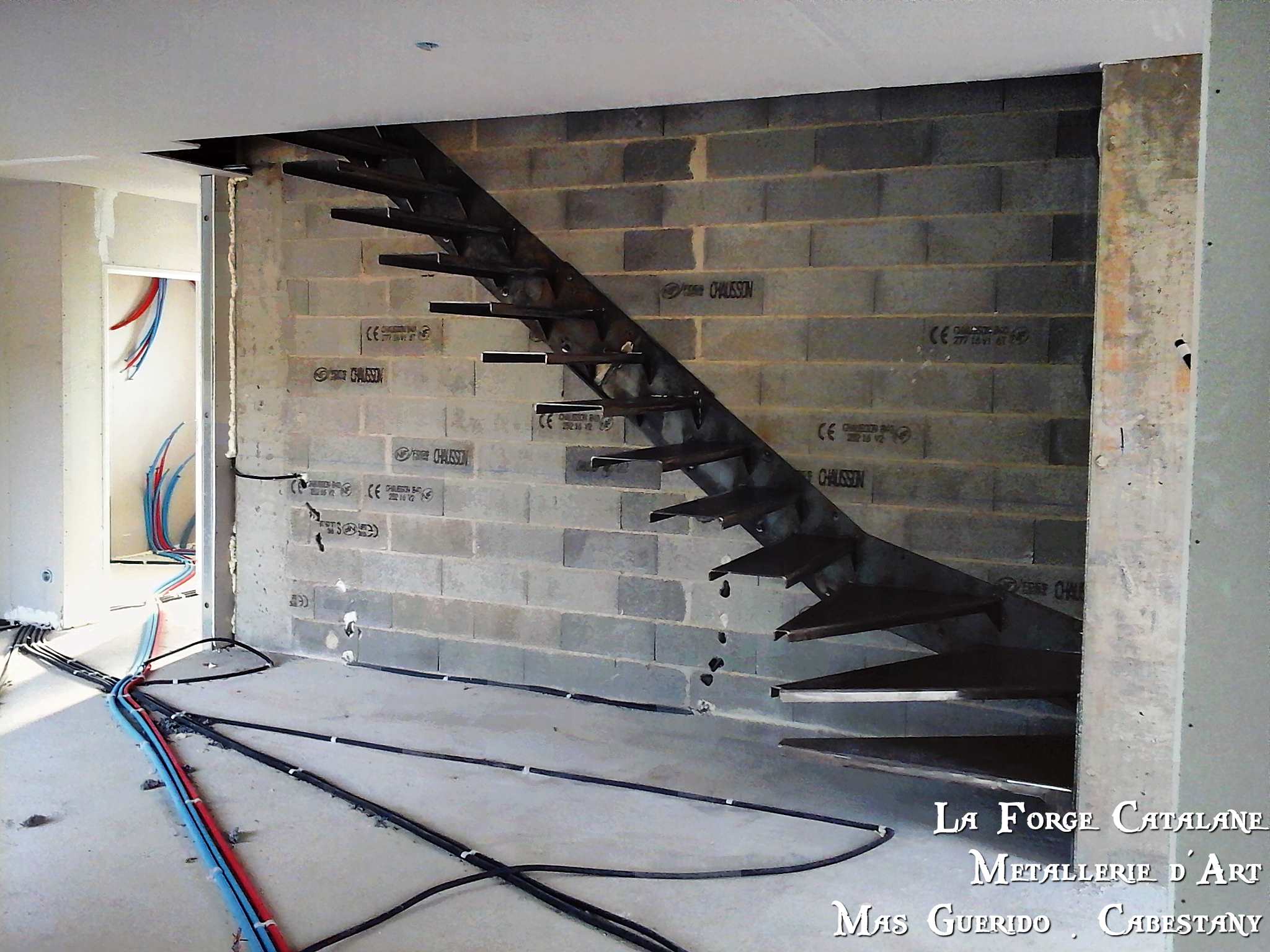 escalier marches suspendues quart tournant forge catalane (7).jpg